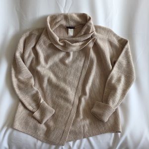 VENUS Tan Sweater Size Small